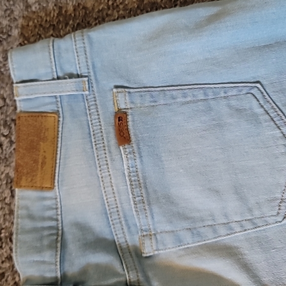 STUNNING JOES LIGHT WASH TAKARA JEAN SHORTS - Picture 7 of 11